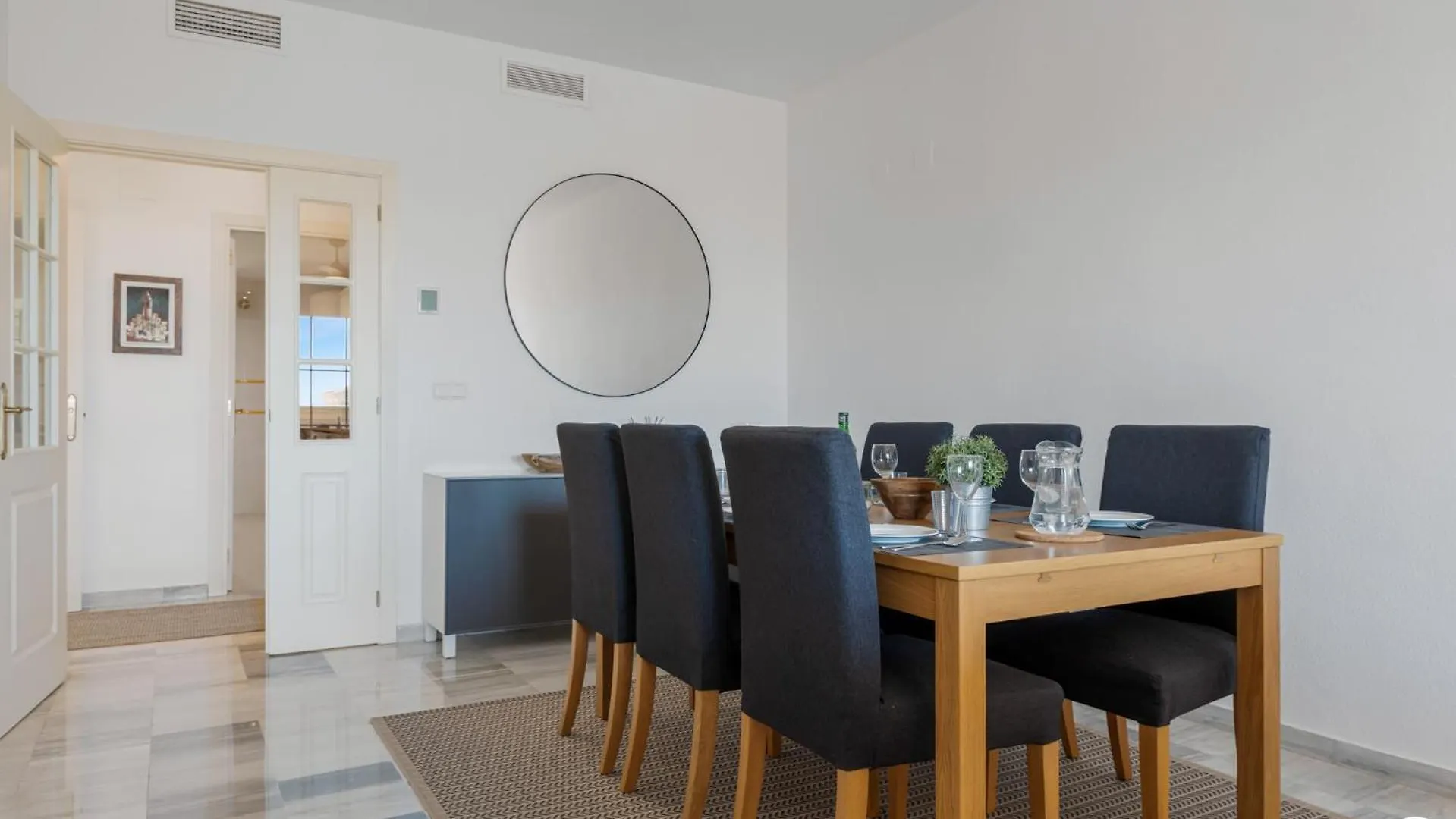 Vivi Homes - Rome Pool, Garden, Golf & Beach Marbella Apartment